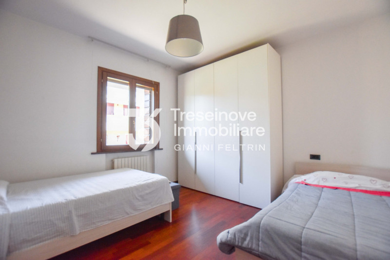 (Per INFO Feltrin ing. Gianni) Proponiamo in vendita a Paese una villetta singola sviluppata su p...