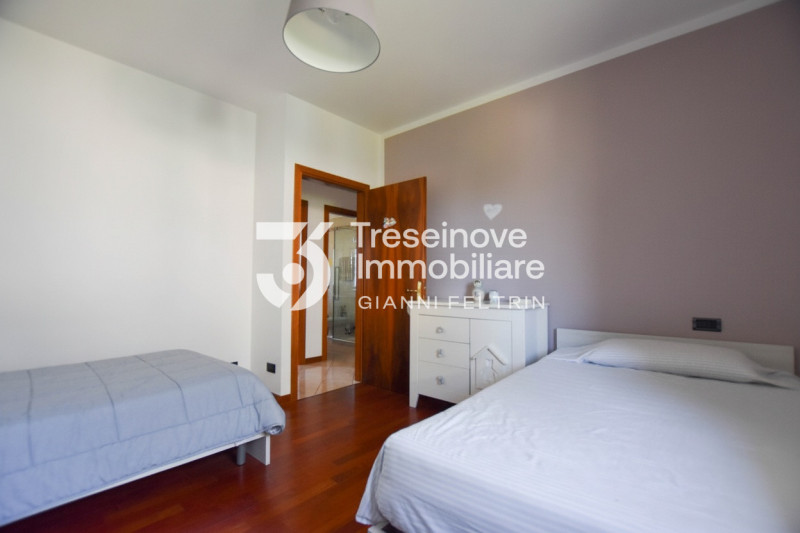 (Per INFO Feltrin ing. Gianni) Proponiamo in vendita a Paese una villetta singola sviluppata su p...