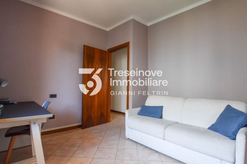 (Per INFO Feltrin ing. Gianni) Proponiamo in vendita a Paese una villetta singola sviluppata su p...