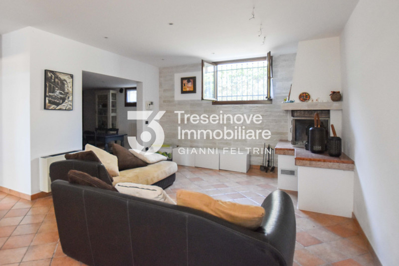 (Per INFO Feltrin ing. Gianni) Proponiamo in vendita a Paese una villetta singola sviluppata su p...