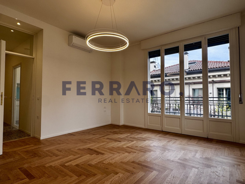 Treviso, Centro Storico. Codice YA5.

Appartamento trilocale arredato di cucina e bagno situato a...