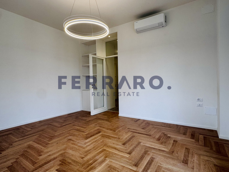 Treviso, Centro Storico. Codice YA5.

Appartamento trilocale arredato di cucina e bagno situato a...