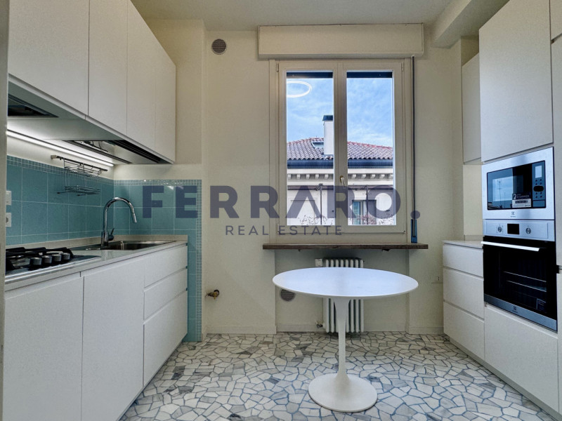 Treviso, Centro Storico. Codice YA5.

Appartamento trilocale arredato di cucina e bagno situato a...