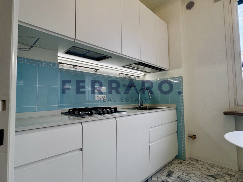 Treviso, Centro Storico. Codice YA5.

Appartamento trilocale arredato di cucina e bagno situato a...