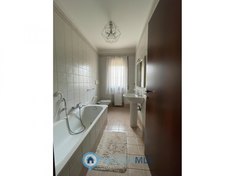 --- annuncio pubblicato con GESTIONALEIMMOBILIARE.it