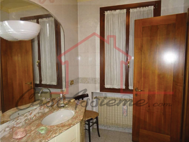 Rif. PE11125
La nostra Agenzia ha selezionato per Voi l'occasione del mese all'asta.

Proponiamo ...