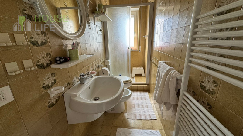 MONTE DI MALO – CENTRO: In posizione centralissima, comoda a tutti i servizi del paese ma immersa...