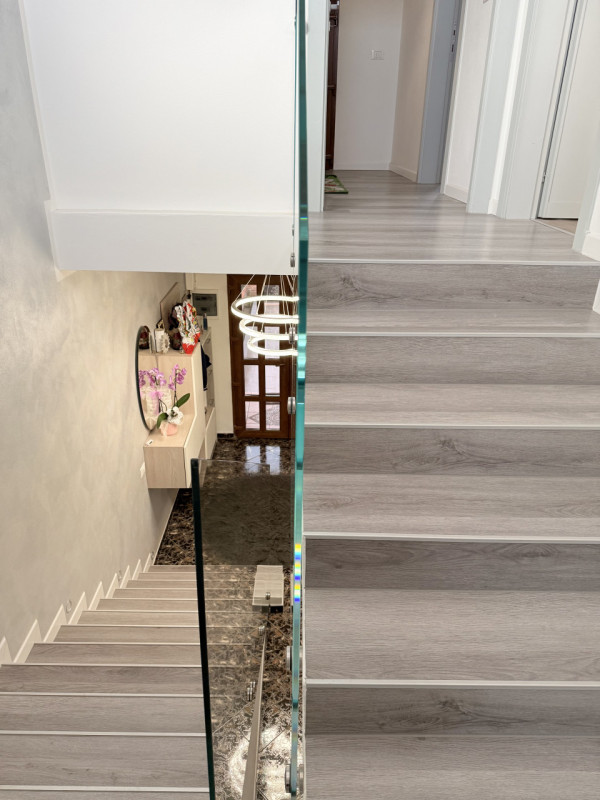 Scopri questa affascinante bifamiliare situata nel cuore di Chiesanuova, una delle zone più ricer...