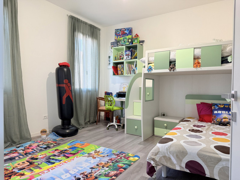 Scopri questa affascinante bifamiliare situata nel cuore di Chiesanuova, una delle zone più ricer...