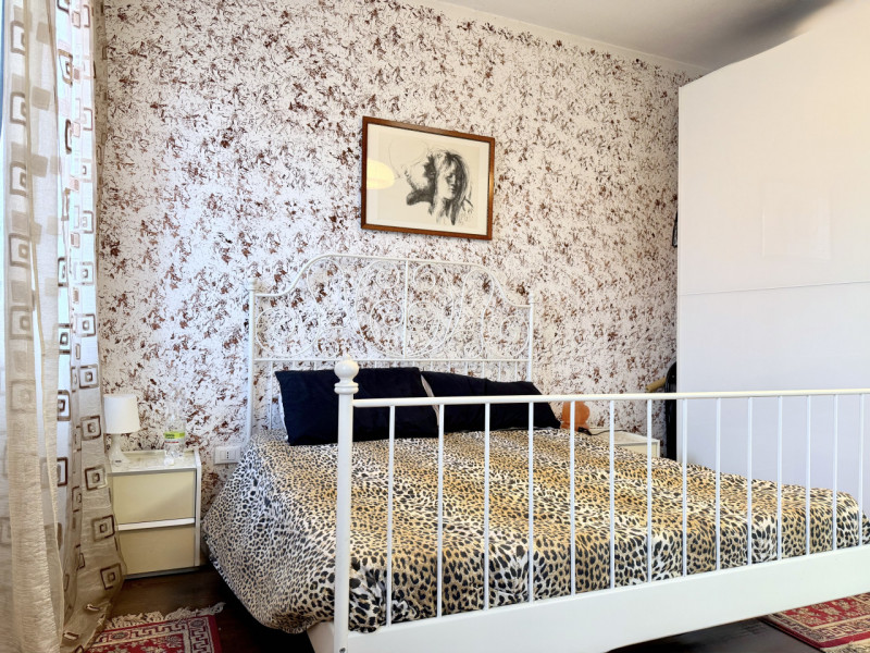 Scopri questa affascinante bifamiliare situata nel cuore di Chiesanuova, una delle zone più ricer...