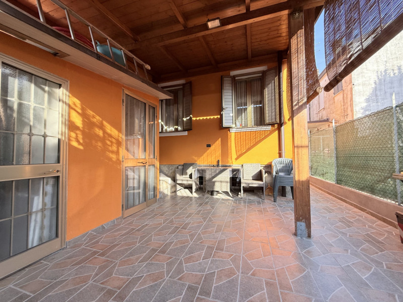 Scopri questa affascinante bifamiliare situata nel cuore di Chiesanuova, una delle zone più ricer...