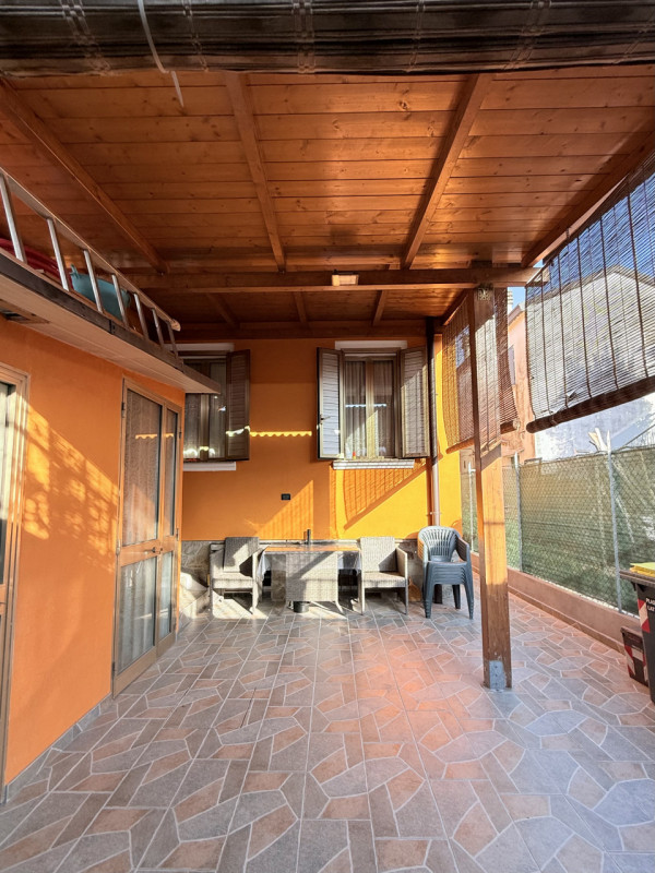 Scopri questa affascinante bifamiliare situata nel cuore di Chiesanuova, una delle zone più ricer...