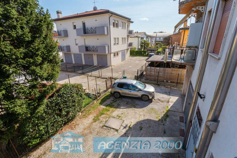 A CONSELVE HO IN VENDITA UN BELL'APPARTAMENTO IN ZONA DI QUARTIERE A DUE PASSI DAL CENTRO !!! VIE...