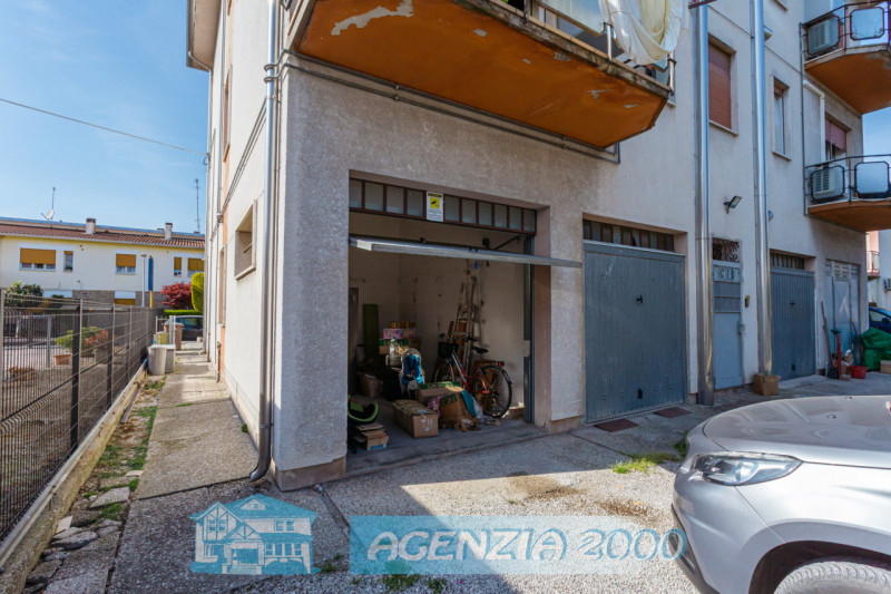 A CONSELVE HO IN VENDITA UN BELL'APPARTAMENTO IN ZONA DI QUARTIERE A DUE PASSI DAL CENTRO !!! VIE...