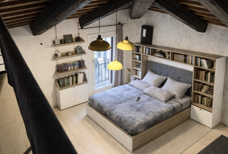 Centro storico, via tadi. Vicino alle piazze. Canone Euro 1.200 non trattabili. Spese condominial...