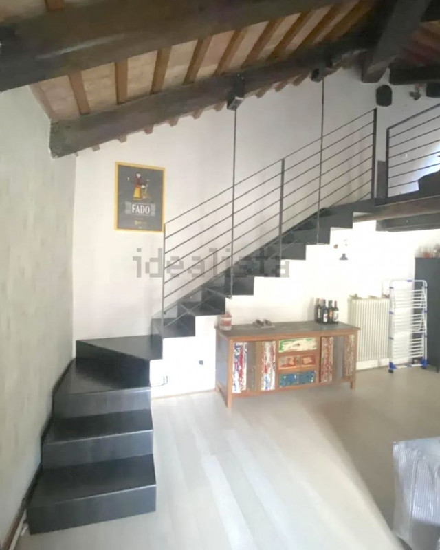 Centro storico, via tadi. Vicino alle piazze. Canone Euro 1.200 non trattabili. Spese condominial...