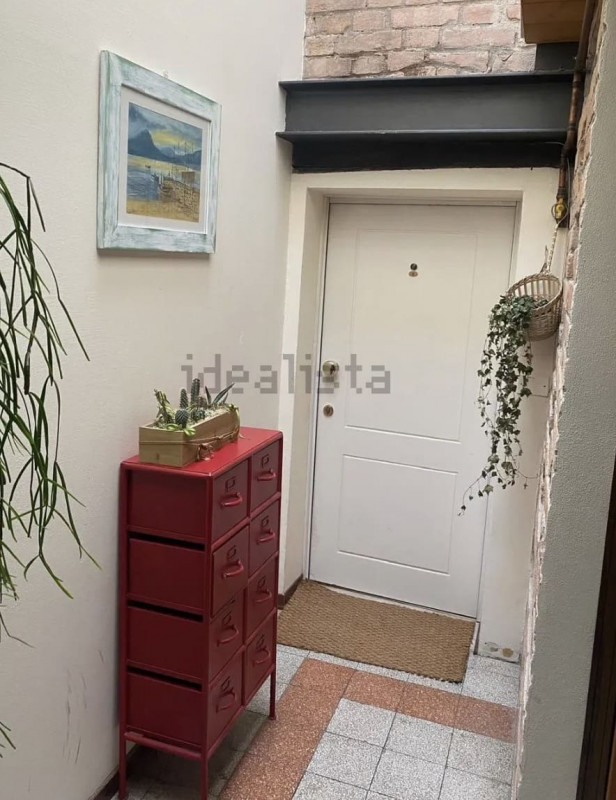 Centro storico, via tadi. Vicino alle piazze. Canone Euro 1.200 non trattabili. Spese condominial...