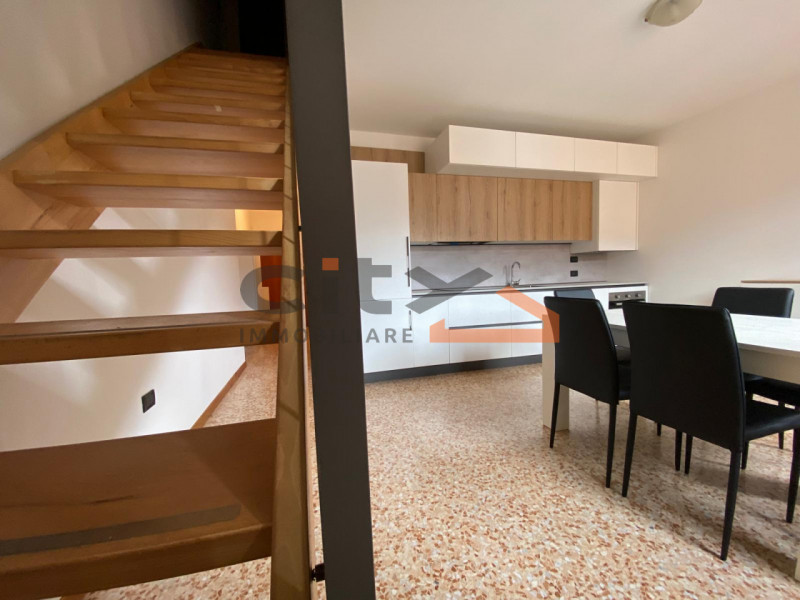 Si affitta esclusivamente a persone referenziate. Non si valutano locazioni di breve periodo. Non...