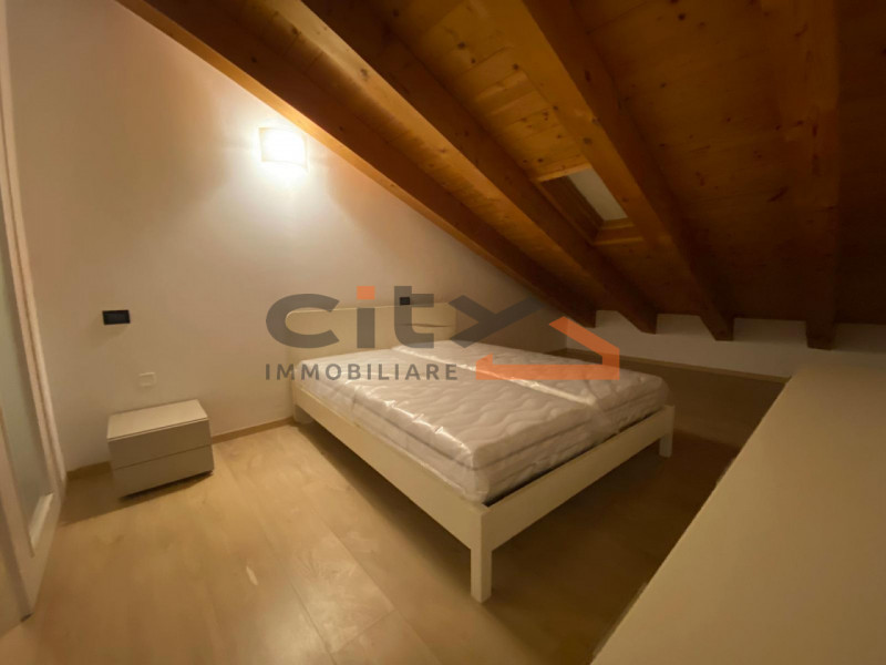 Si affitta esclusivamente a persone referenziate. Non si valutano locazioni di breve periodo. Non...