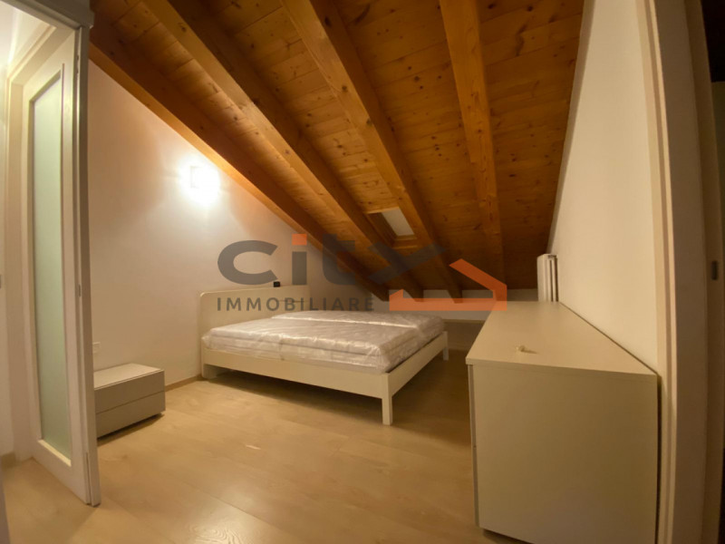 Si affitta esclusivamente a persone referenziate. Non si valutano locazioni di breve periodo. Non...