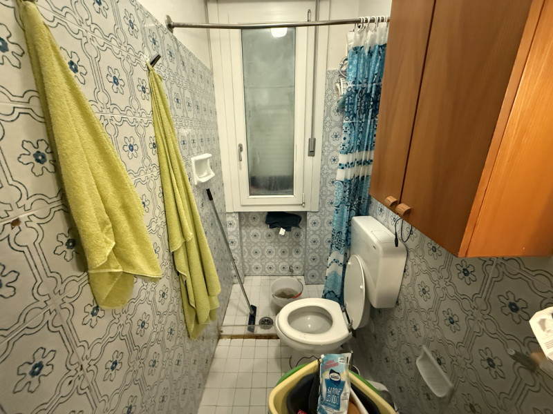 IMMOBILE A REDDITO Terranegra: via Giovanni Brotto, in zona interna residenziale, appartamento po...