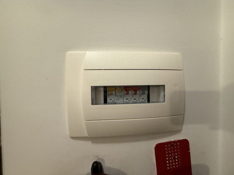 IMMOBILE A REDDITO Terranegra: via Giovanni Brotto, in zona interna residenziale, appartamento po...