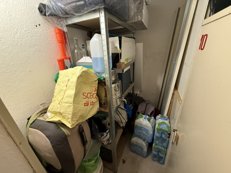 IMMOBILE A REDDITO Terranegra: via Giovanni Brotto, in zona interna residenziale, appartamento po...