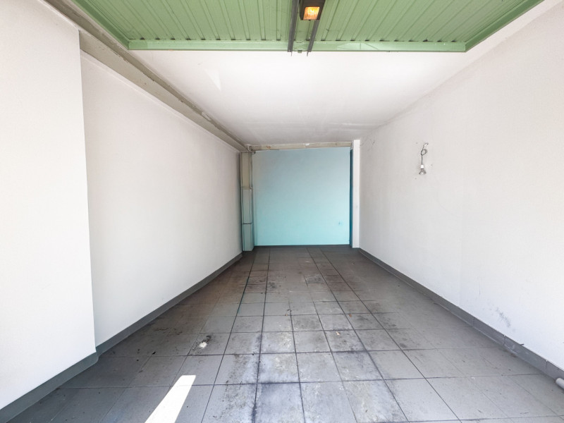 COMPOSIZIONE:
Proponiamo in vendita bellissimo appartamento disposto su due livelli, in palazzina...