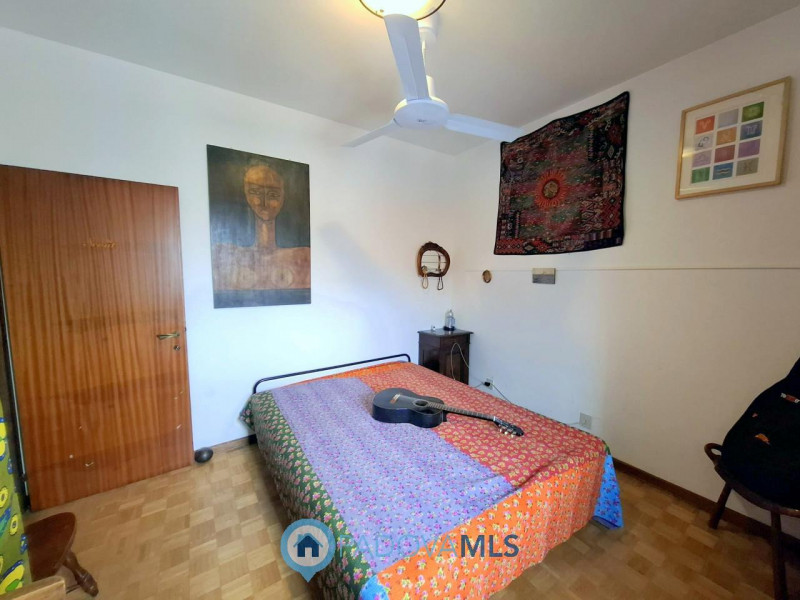 Immobile in esclusiva al Gruppo Padova MLS 

LUMINOSO 3 CAMERE ULTIMO PIANO A PONTE 4 MARTIRI €.1...