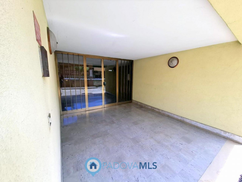 Immobile in esclusiva al Gruppo Padova MLS 

LUMINOSO 3 CAMERE ULTIMO PIANO A PONTE 4 MARTIRI €.1...