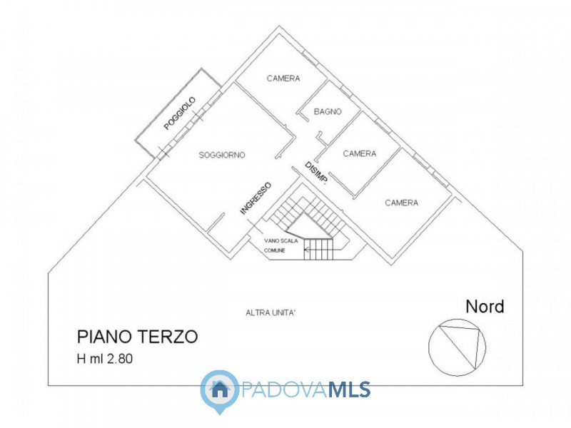 Immobile in esclusiva al Gruppo Padova MLS 

LUMINOSO 3 CAMERE ULTIMO PIANO A PONTE 4 MARTIRI €.1...