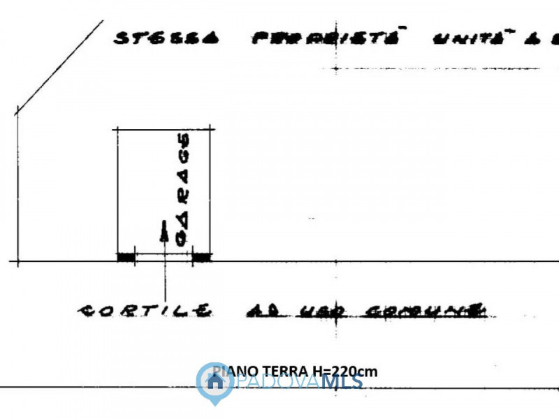 Immobile in esclusiva al Gruppo Padova MLS 

LUMINOSO 3 CAMERE ULTIMO PIANO A PONTE 4 MARTIRI €.1...