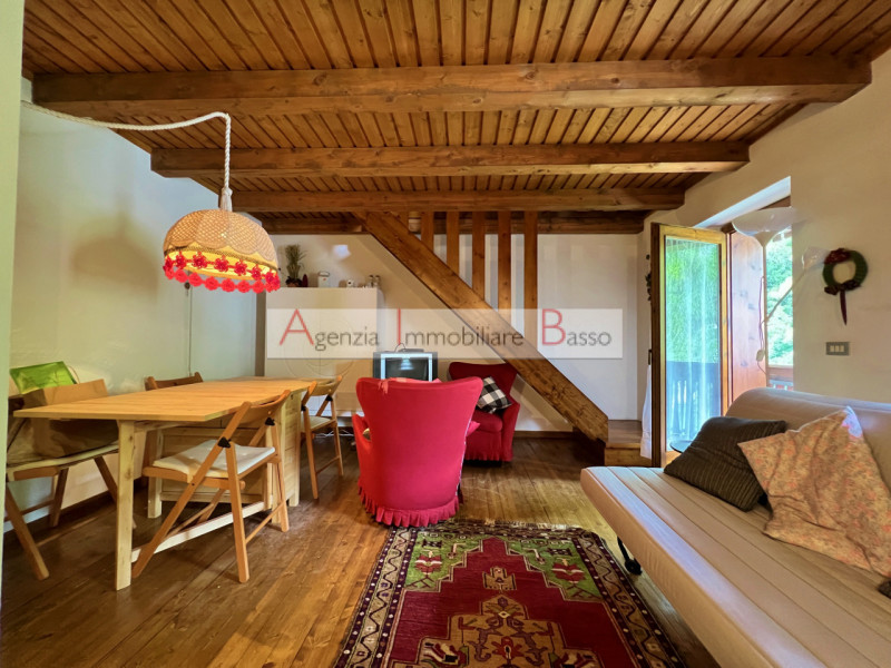 VIVERE LA MONTAGNA – PÈCOL, AI PIEDI DEL CIVETTA

Nel cuore di Pecol, rinomata località turistic...