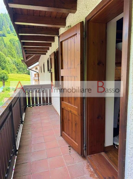 VIVERE LA MONTAGNA – PÈCOL, AI PIEDI DEL CIVETTA

Nel cuore di Pecol, rinomata località turistic...