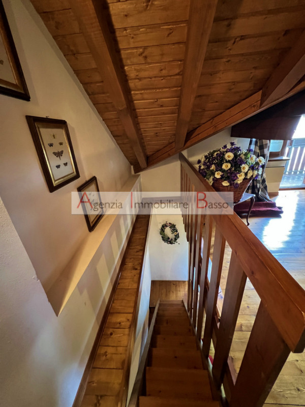 VIVERE LA MONTAGNA – PÈCOL, AI PIEDI DEL CIVETTA

Nel cuore di Pecol, rinomata località turistic...