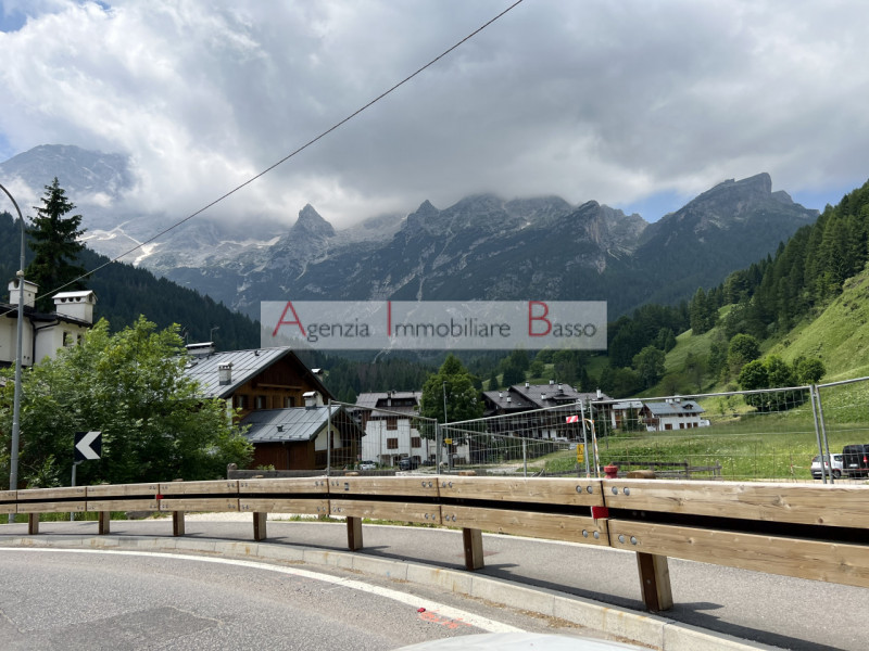 VIVERE LA MONTAGNA – PÈCOL, AI PIEDI DEL CIVETTA

Nel cuore di Pecol, rinomata località turistic...