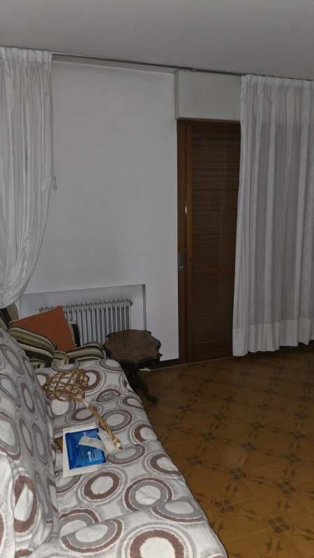 PROPONIAMO IN CENTRO A SAN BIAGIO DI CALLALTA APPARTAMENTO AL PRIMO PIANO CON 2 CAMERE E CUCINA S...