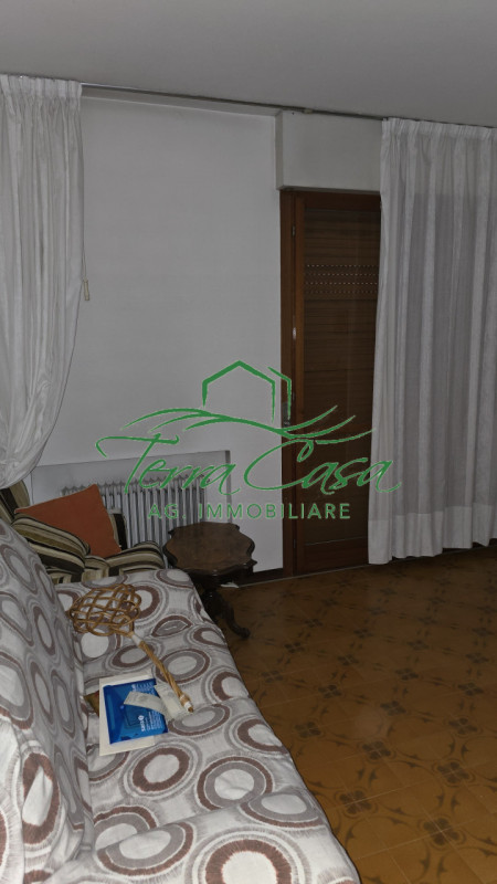 PROPONIAMO IN CENTRO A SAN BIAGIO DI CALLALTA APPARTAMENTO AL PRIMO PIANO CON 2 CAMERE E CUCINA S...