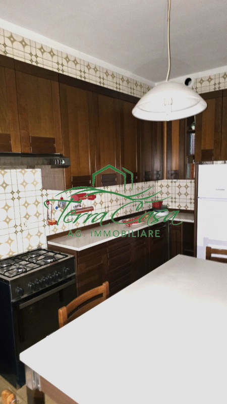 PROPONIAMO IN CENTRO A SAN BIAGIO DI CALLALTA APPARTAMENTO AL PRIMO PIANO CON 2 CAMERE E CUCINA S...