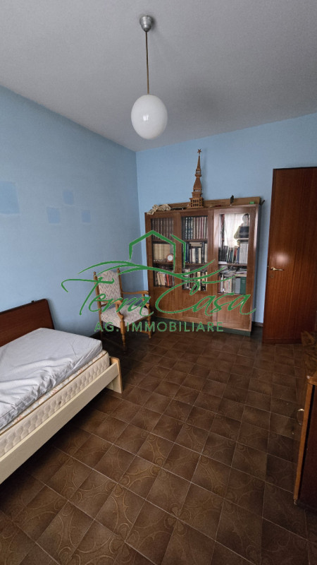 PROPONIAMO IN CENTRO A SAN BIAGIO DI CALLALTA APPARTAMENTO AL PRIMO PIANO CON 2 CAMERE E CUCINA S...