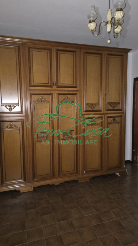 PROPONIAMO IN CENTRO A SAN BIAGIO DI CALLALTA APPARTAMENTO AL PRIMO PIANO CON 2 CAMERE E CUCINA S...