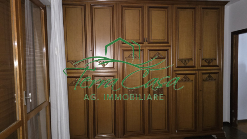 PROPONIAMO IN CENTRO A SAN BIAGIO DI CALLALTA APPARTAMENTO AL PRIMO PIANO CON 2 CAMERE E CUCINA S...