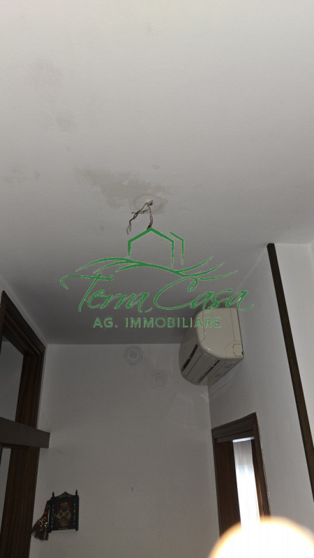 PROPONIAMO IN CENTRO A SAN BIAGIO DI CALLALTA APPARTAMENTO AL PRIMO PIANO CON 2 CAMERE E CUCINA S...