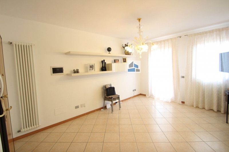 SAN MICHELE DELLE BADESSE - In tranquillo quartiere residenziale e su piccolo contesto, proponiam...