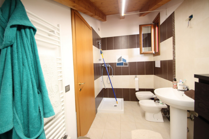 SAN MICHELE DELLE BADESSE - In tranquillo quartiere residenziale e su piccolo contesto, proponiam...