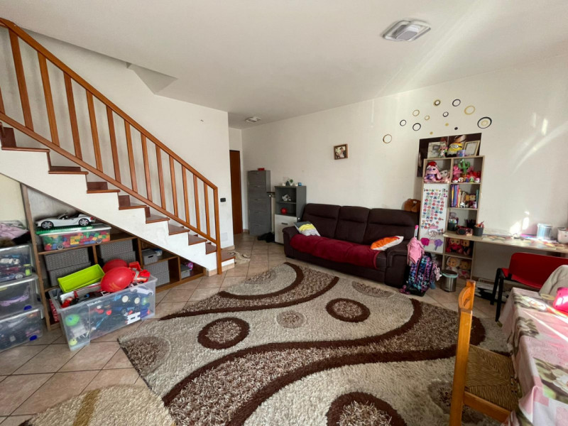 SARMEOLA - In centro al paese comodo a tutti i servizi di prima necessità e alla futura linea del...