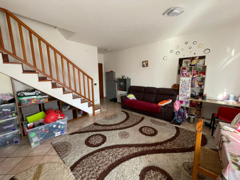 SARMEOLA - In centro al paese comodo a tutti i servizi di prima necessità e alla futura linea del...