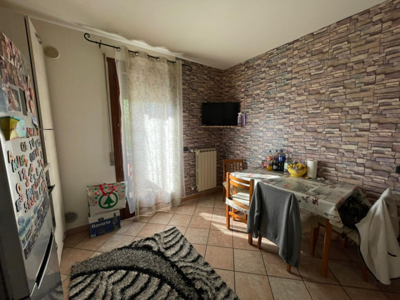 SARMEOLA - In centro al paese comodo a tutti i servizi di prima necessità e alla futura linea del...