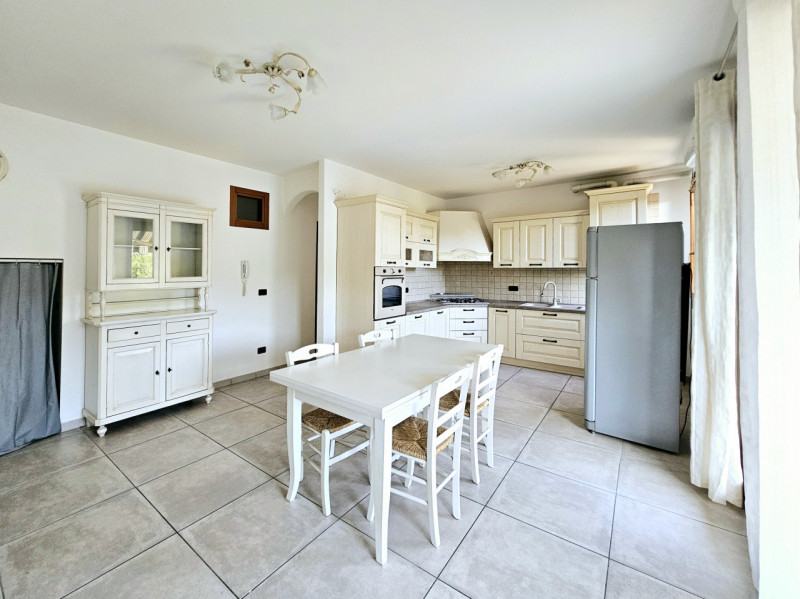 A Borgo Veneto, località Saletto, proponiamo in vendita splendida casa a schiera, comoda al centr...