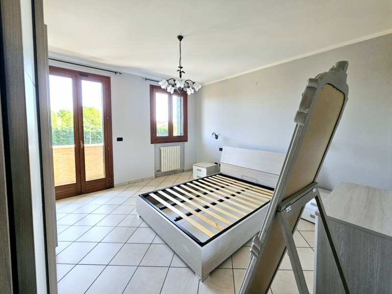 A Borgo Veneto, località Saletto, proponiamo in vendita splendida casa a schiera, comoda al centr...